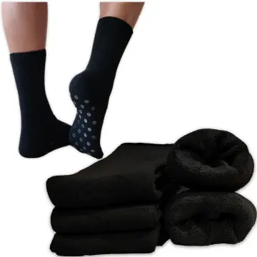 1 o 2 pares de calcetines con borreguito y suela antideslizante
