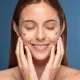Freshly Cosmetics - Sérum facial exfoliante ácido mandélico Blue Radiance Enzymatic Serum 30ml - 2
