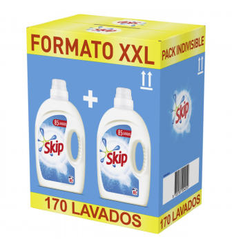 botellas con detergente para ropa y acondicionador de telas en