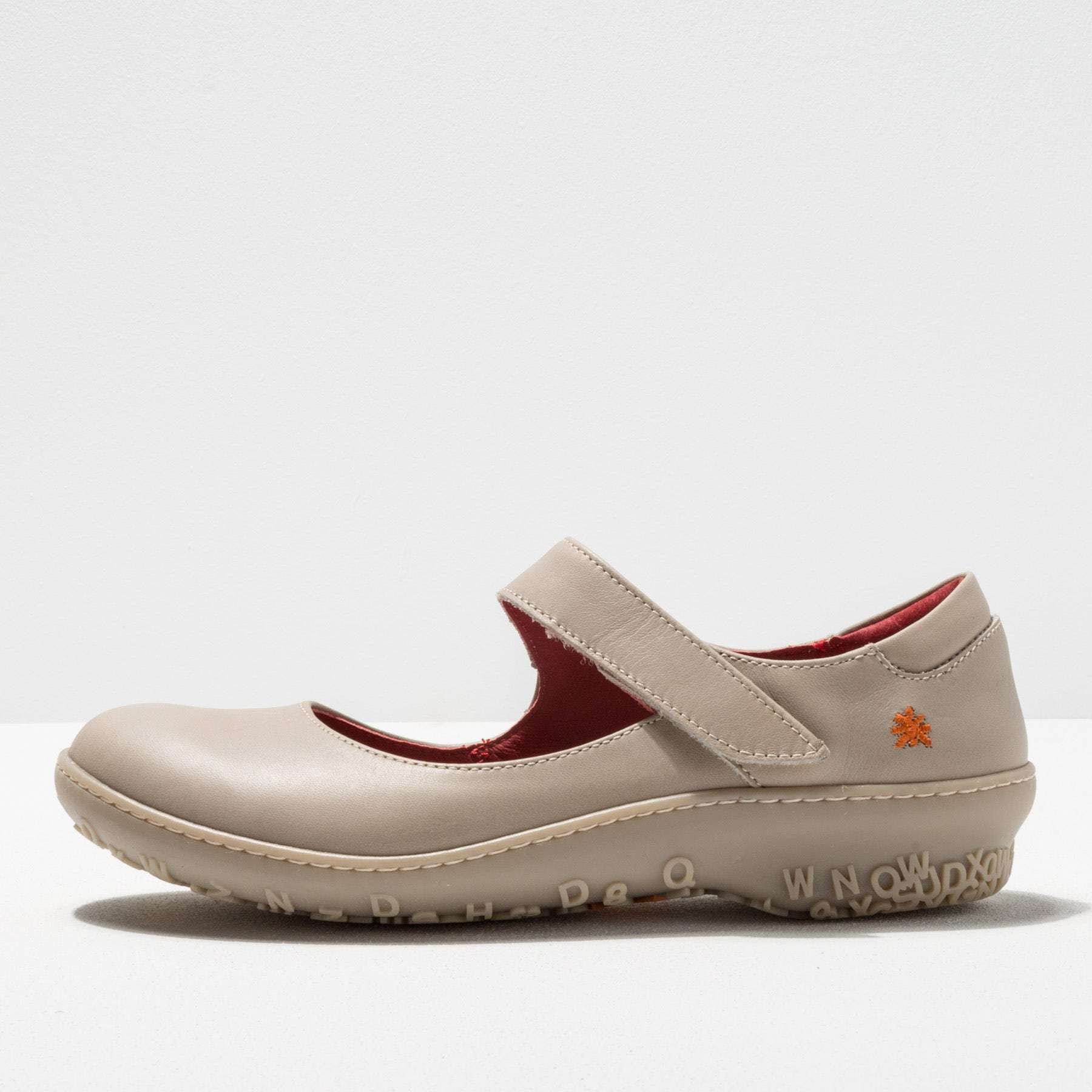 Nuevas Botas De Moda Mujer Sobre Fondo Blanco. | Foto Premium