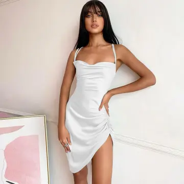 vestido blanco sin tirantes con abertura